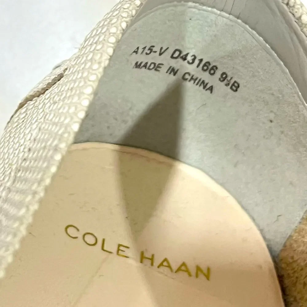 Cole Haan women Ivory cameo loafer silver logo padded footbed size 9.5B (3x$15)